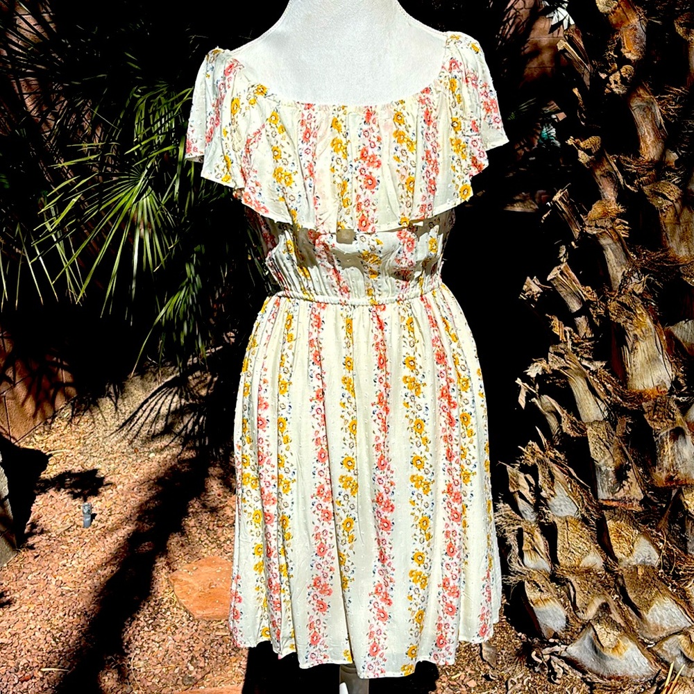 Hem & Thread Ruffle Floral Dress Size S - Picture 2 of 8